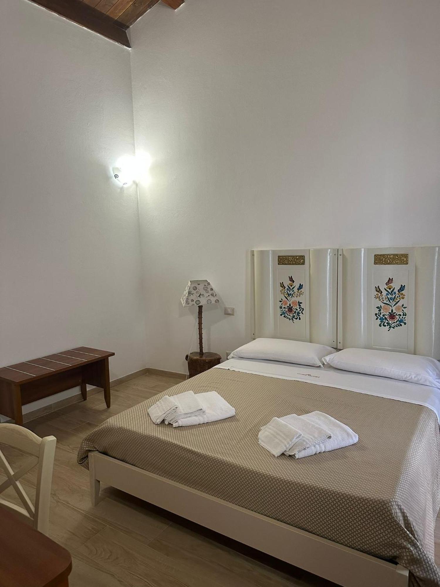 B&B Vittorio Emanuele Чиро-Марина Екстер'єр фото