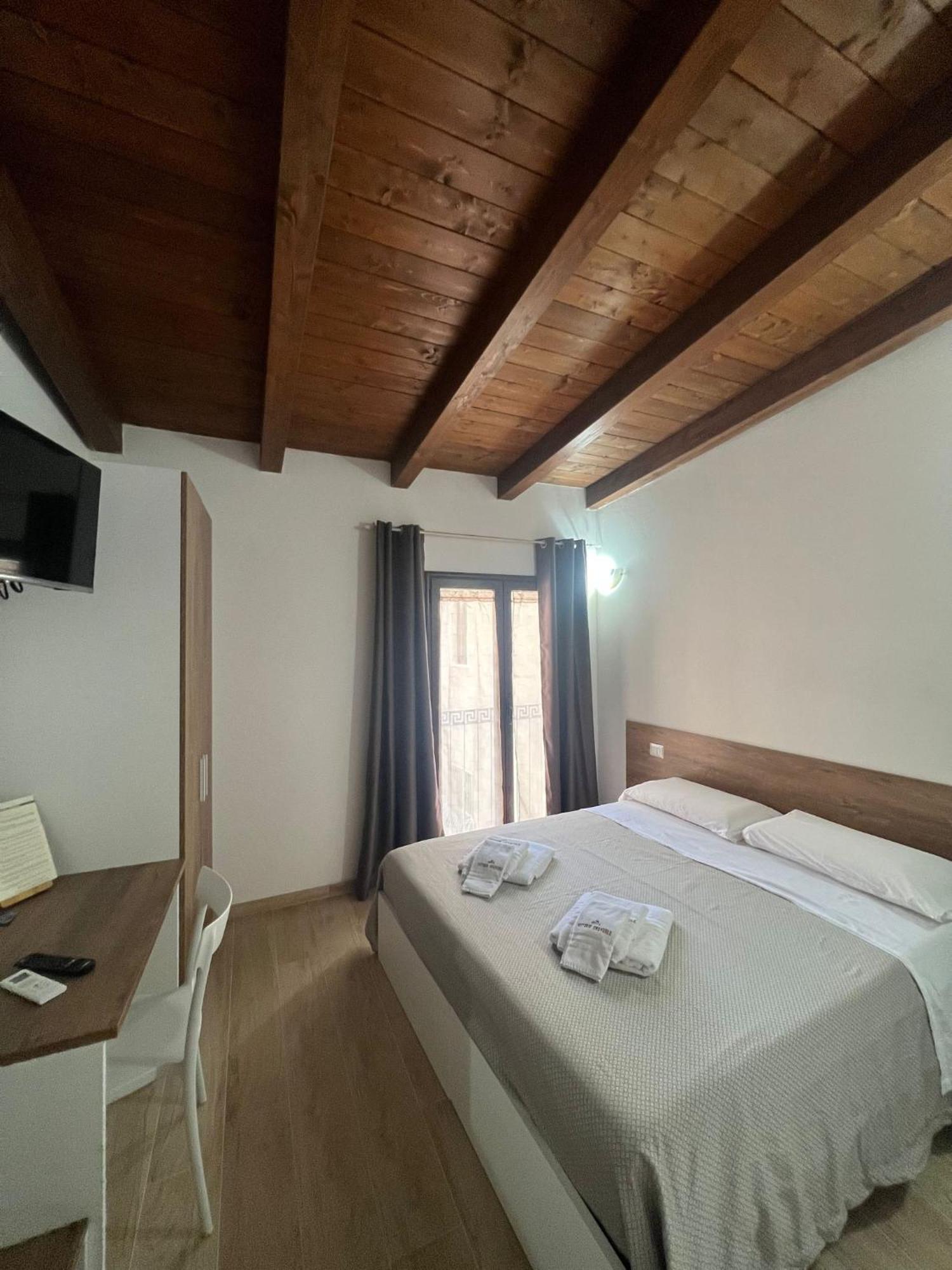 B&B Vittorio Emanuele Чиро-Марина Екстер'єр фото