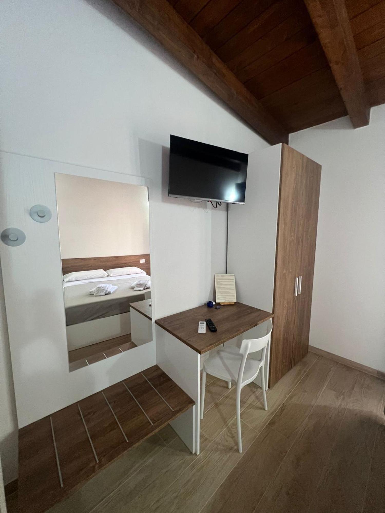 B&B Vittorio Emanuele Чиро-Марина Екстер'єр фото