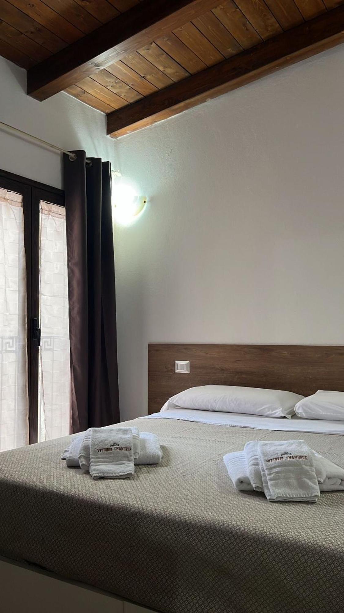 B&B Vittorio Emanuele Чиро-Марина Екстер'єр фото