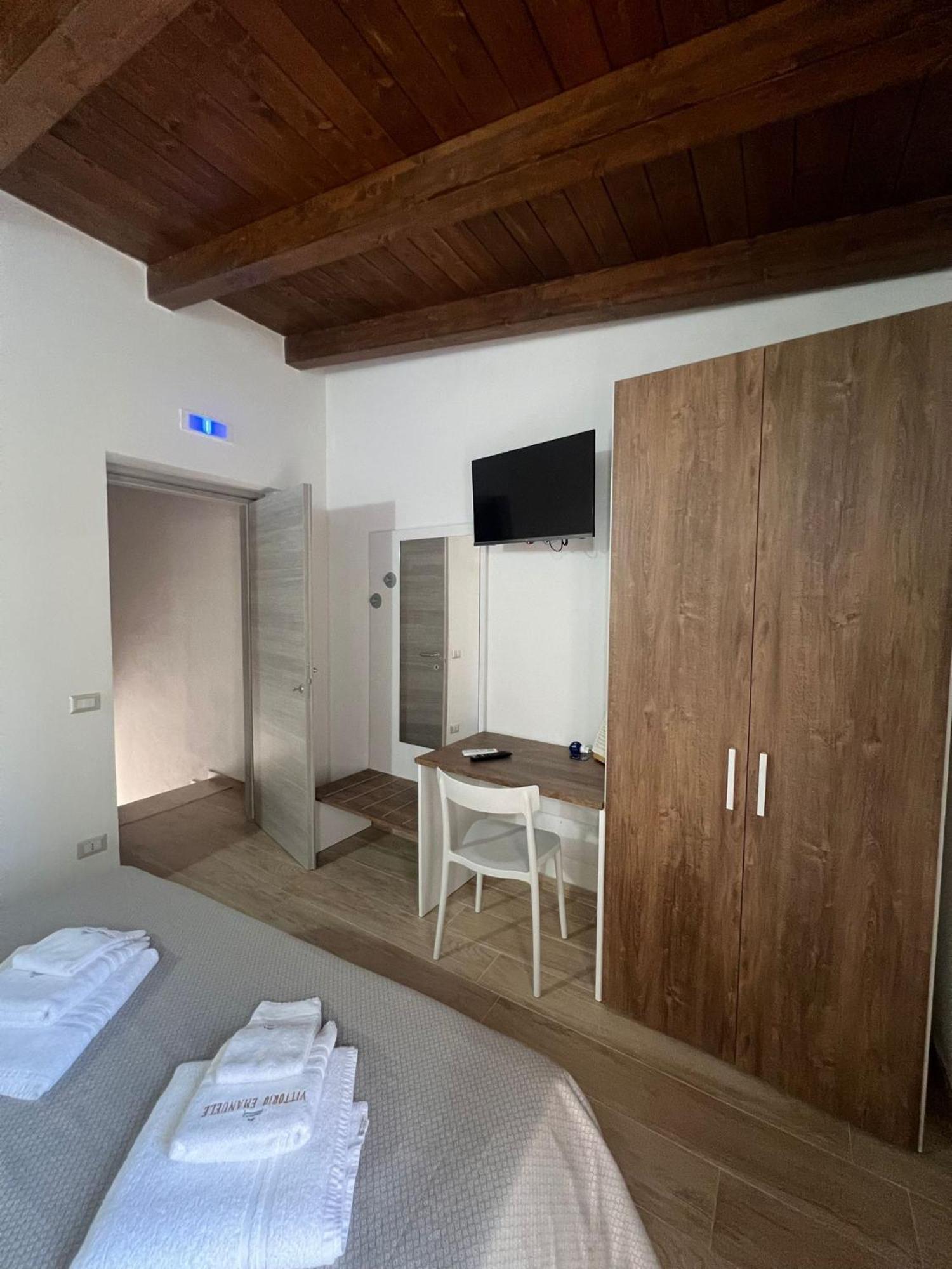 B&B Vittorio Emanuele Чиро-Марина Екстер'єр фото